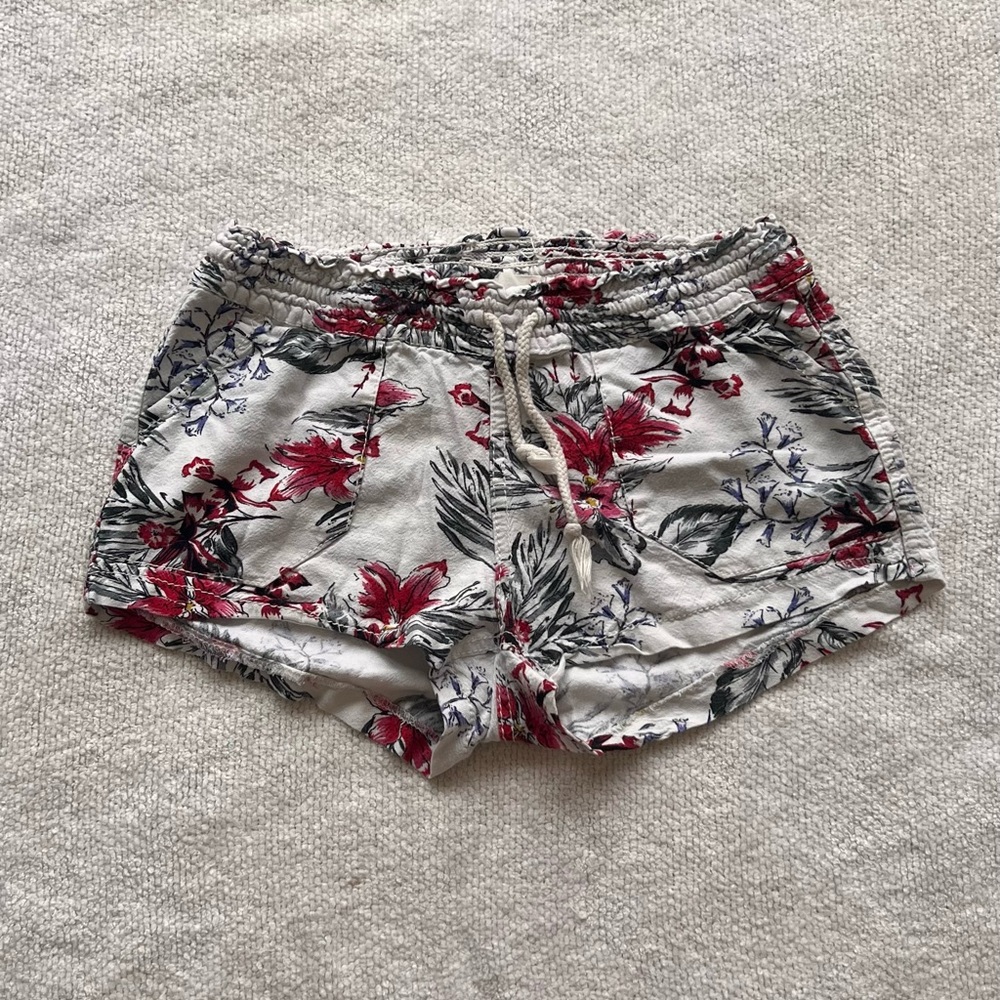 April Kiss Floral Shorts